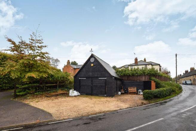 Garage/Barn