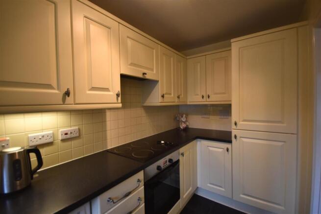 2 bed Semi-Detached for sale Image 6