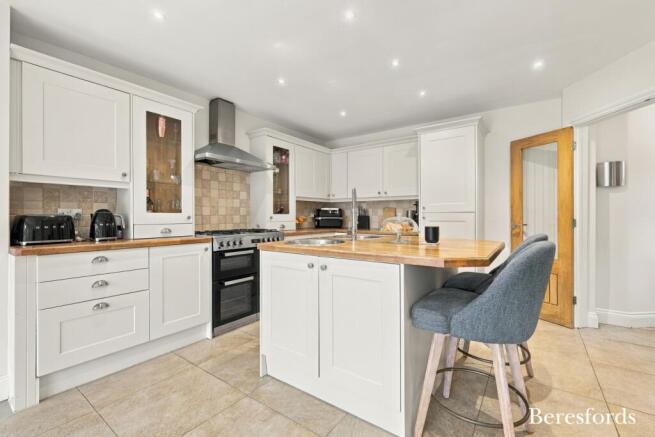 Hunter Avenue, Shenfield, CM15 photo 3