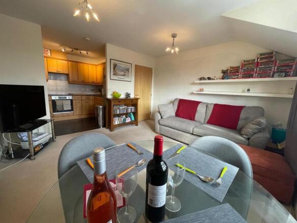 1 bed House for sale Image 4