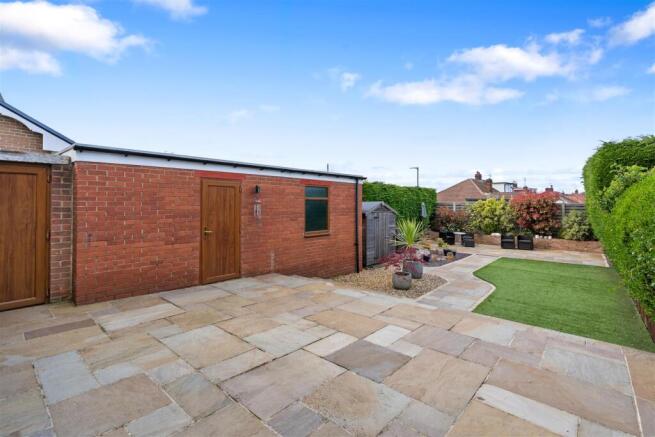 3 bed Semi-Detached for sale Image 12