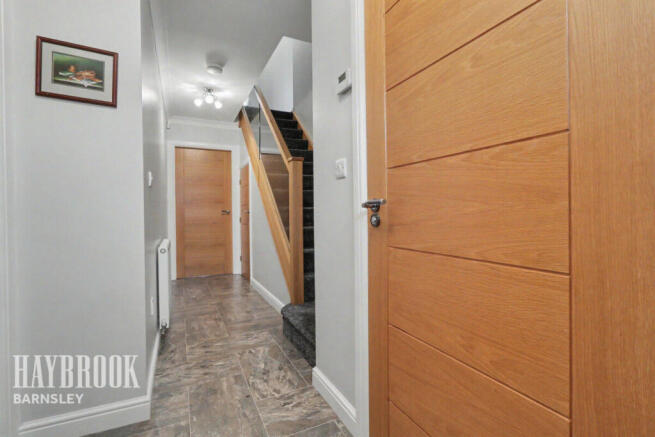4 bed Detached for sale Image 5
