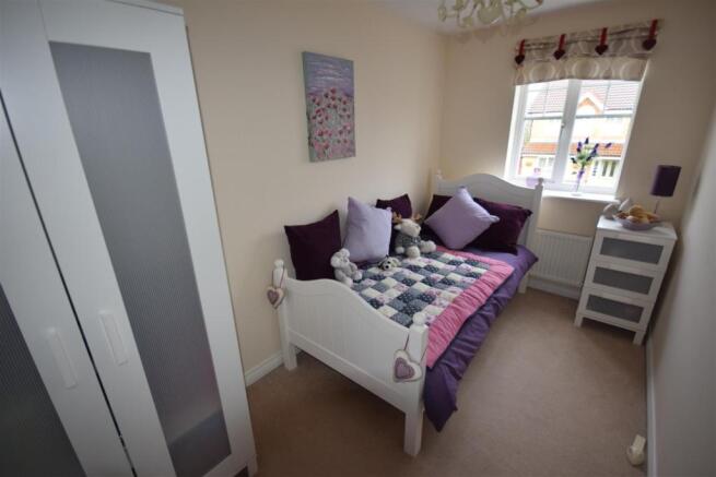 27 Bloom Avenue Bed3.JPG