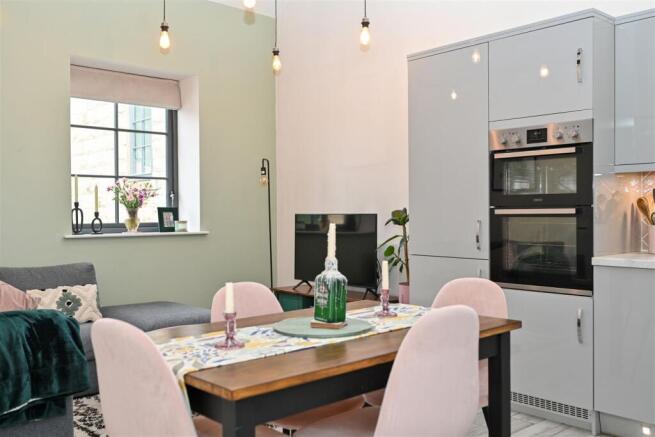 1 bed Apartment to rent Image 4