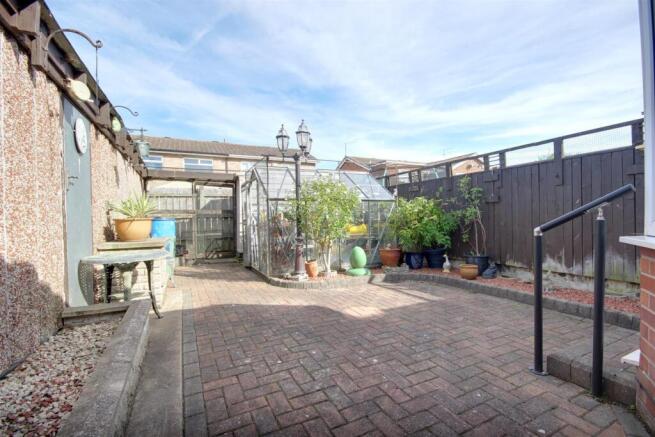 3 bed Semi-Detached for sale Image 11