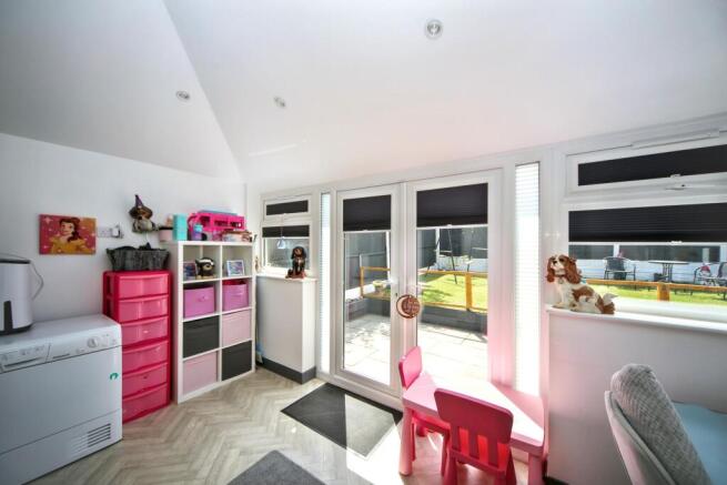 2 bed Semi-Detached for sale Image 11