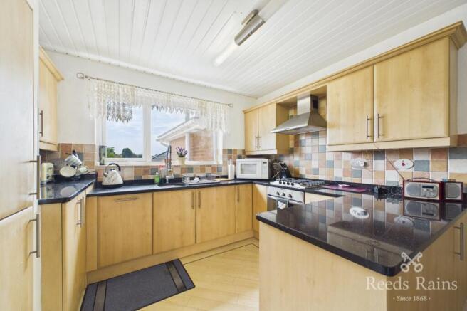 3 bed Bungalow for sale Image 9