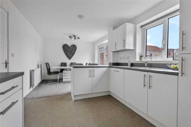 4 bed Detached for sale Image 8