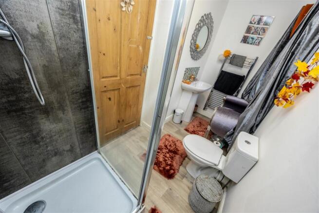 2 bed Terraced for sale Image 8