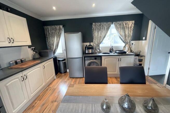 kitchen/dining room 