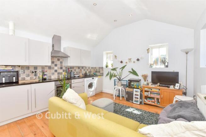 Lounge/Kitchen