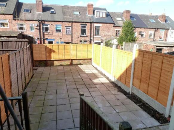 3 bed Terraced to rent Image 9