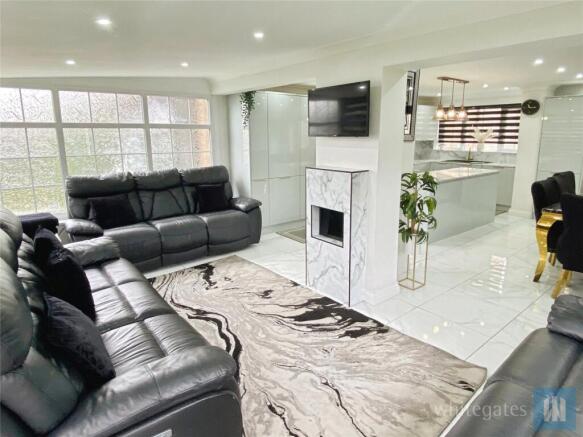 3 bed Detached to rent Image 5