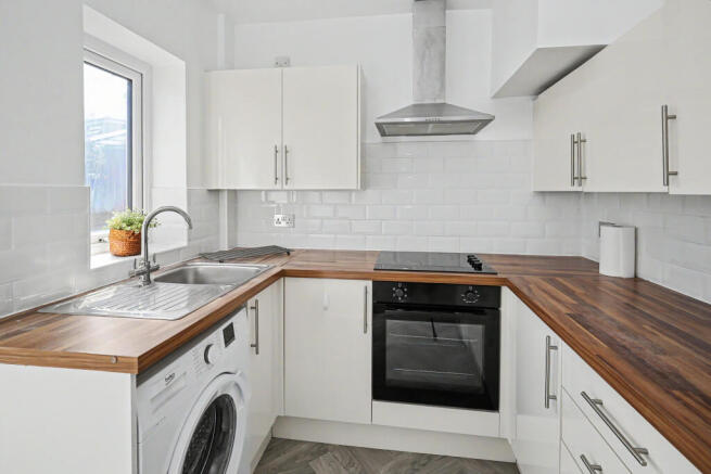 fitted kitchen.JPG