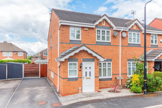 3-bed semi-detached on Queensway, Partington, Manchester, M31, £235,000