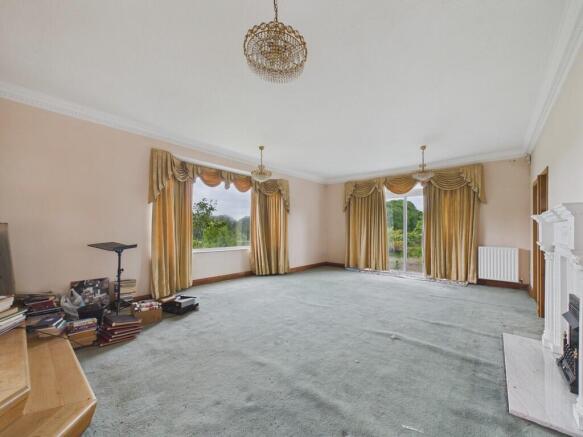 6 bed Detached for sale Image 6