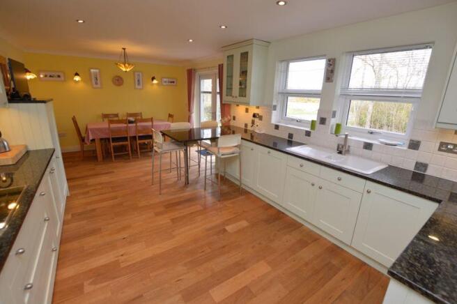 Dining kitchen