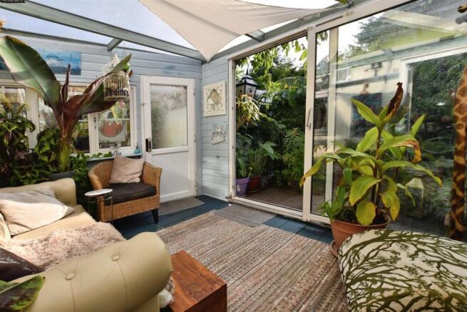 2 bed Semi-Detached Bungalow for sale Image 6
