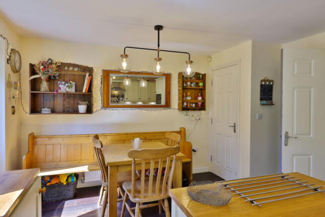 4 bed Town House for sale Image 9
