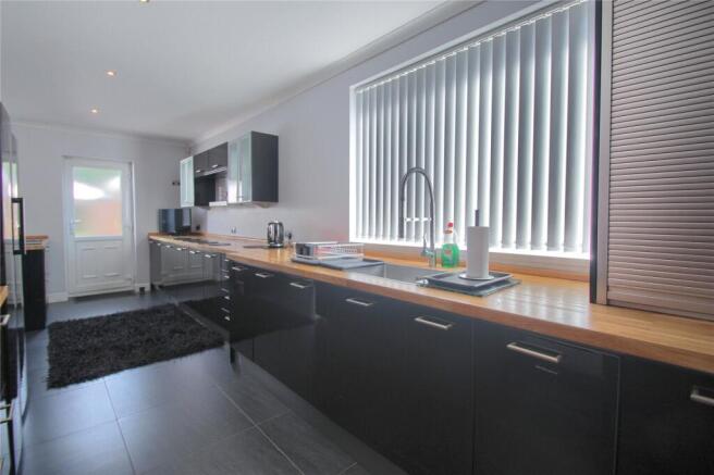 3 bed Semi-Detached for sale Image 7