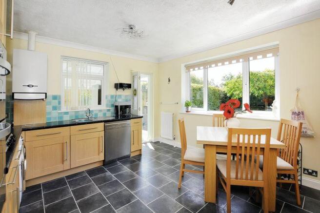 Kitchen/Dining...