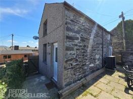 Mount Cottage, Dora Street, Porthmadog LL49 9BW