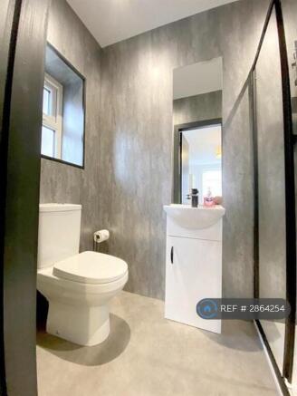 10 bed Detached to rent Image 5