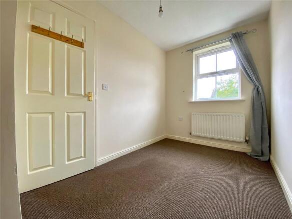 2 bed Semi-Detached to rent Image 8
