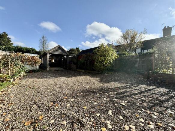 CAR PORT - GARAGE - DRIVEWAY.jpg