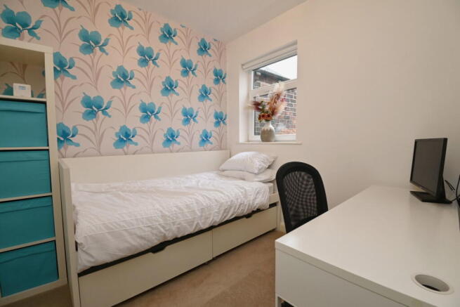 3 bed Terraced for sale Image 11
