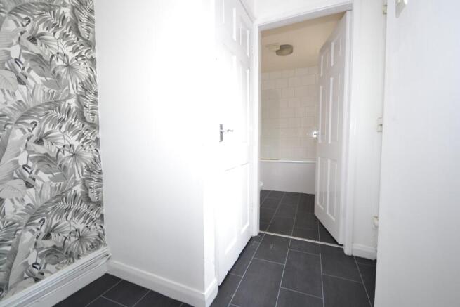 2 bed Terraced to rent Image 7
