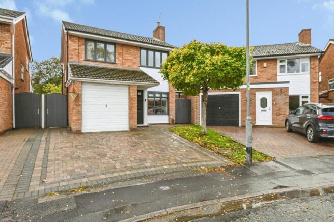 3-bed detached on Mapplewell Crescent, Great Sankey, Warrington, Cheshire, WA5, £370,000