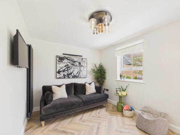 5 bed Detached for sale Image 9