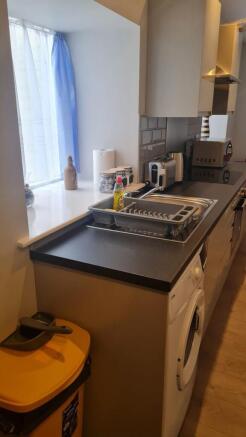 2 bed Apartment to rent Image 6