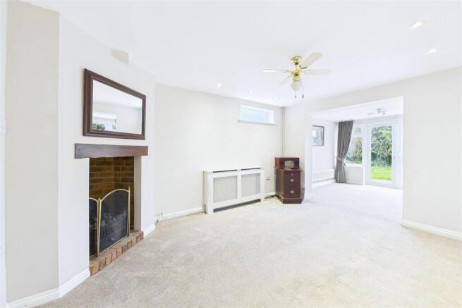 Quiet living, central Clevedon location photo 4