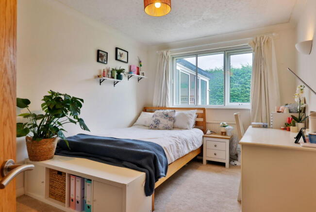 5 bed Detached Bungalow for sale Image 7