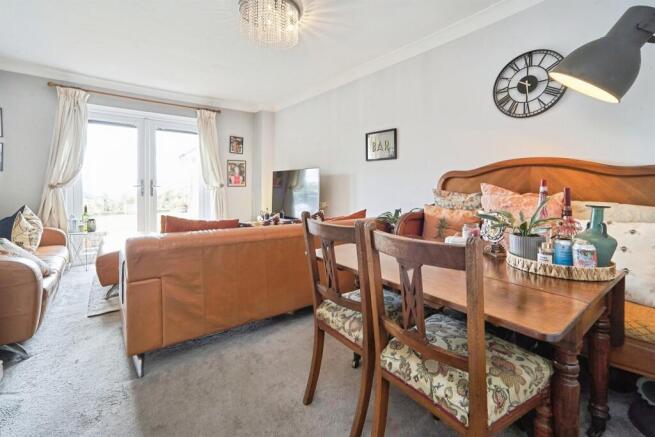 4 bed Semi-Detached for sale Image 7