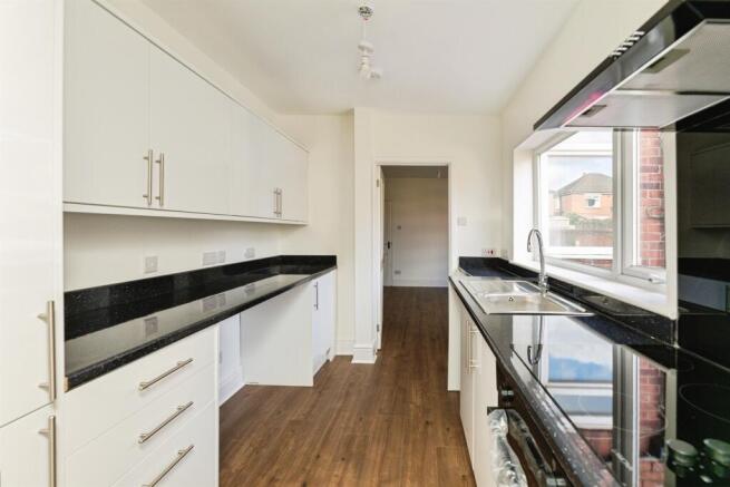 2 bed Semi-Detached for sale Image 8