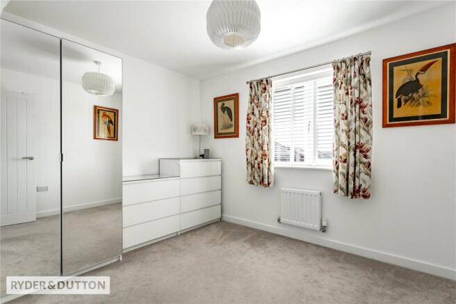 4 bed Detached for sale Image 12