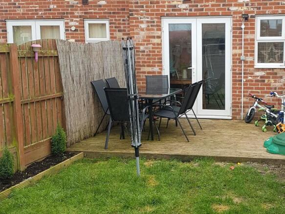 Garden with decking