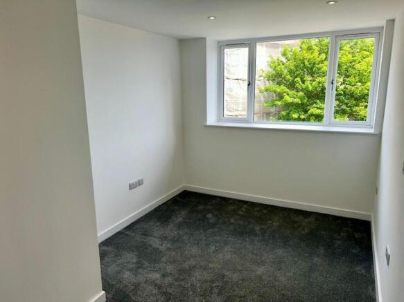 2 bed Apartment to rent Image 8