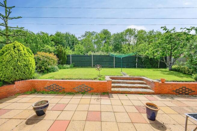 Gilder Close, Luton photo 4