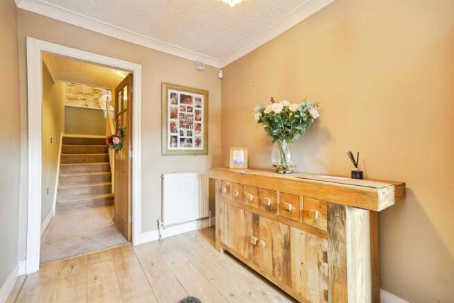 4 bed Detached for sale Image 4