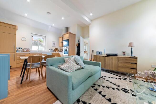 Lounge/Kitchen