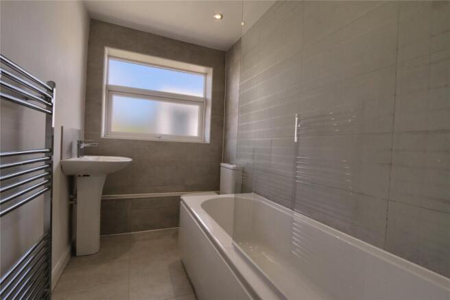 3 bed Semi-Detached to rent Image 4