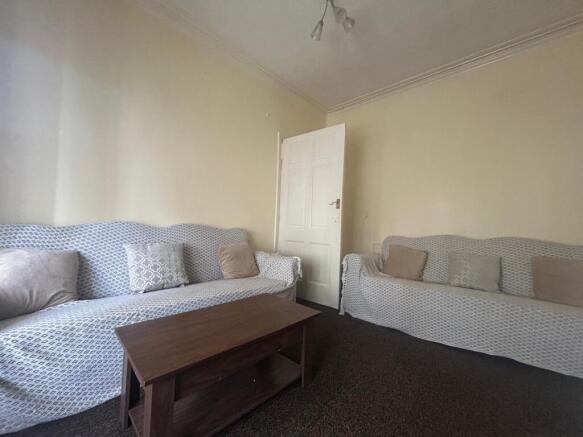 4 bed Terraced for sale Image 4