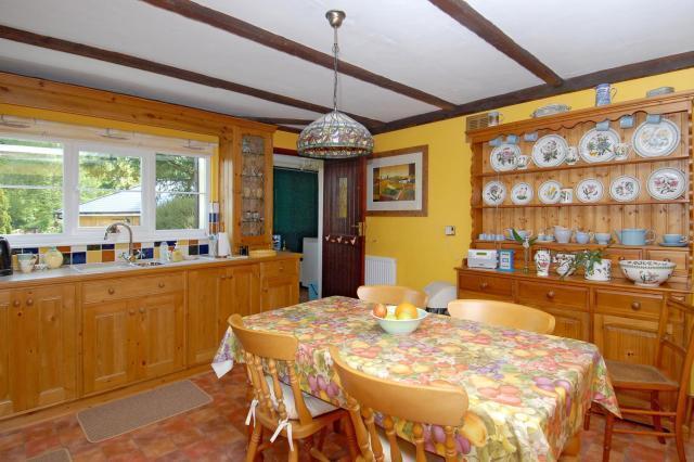 Large Farmhouse-Style Kitchen