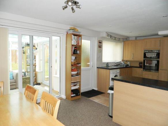 Kitchen/Dining...
