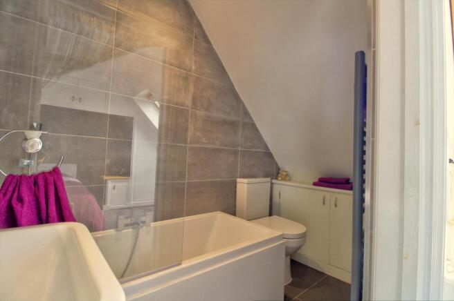 En-suite bathroom