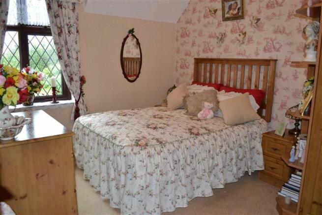BEDROOM 2